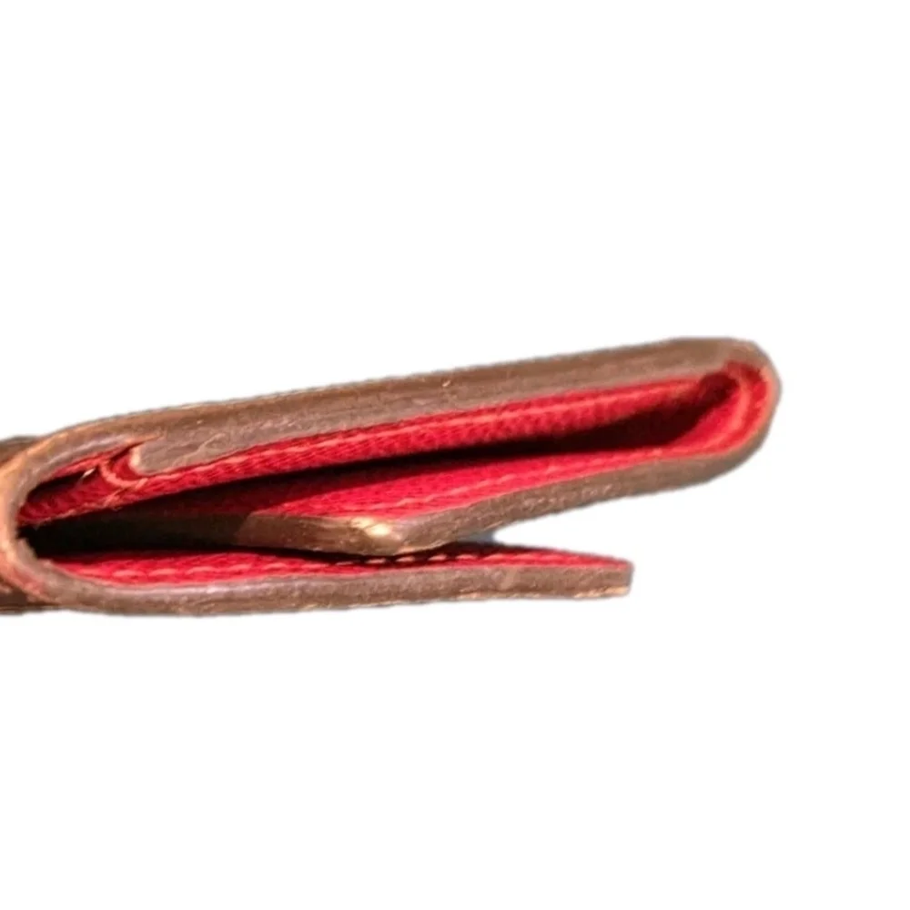 Louis Vuitton Leather Monogram Key Holder w Red interior (EXCELLENT CONDITION)